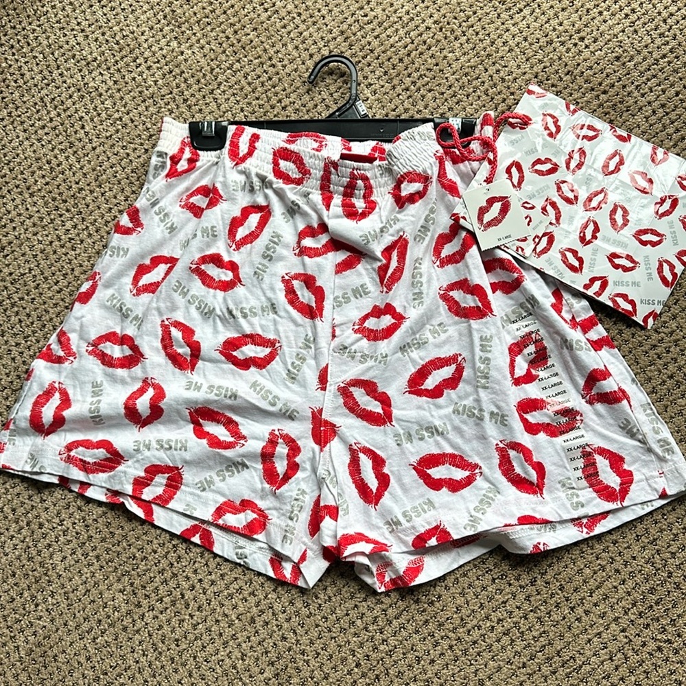 NWT Under Disguise Mens sleep shorts XXL with gift bag.